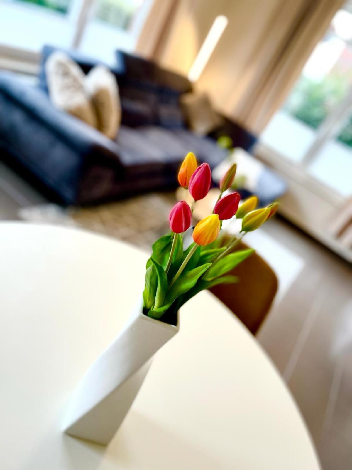 Apartment Seeliebe, 300 Meter Zum Wasser, Mit Terrasse Und Garten Lembruch