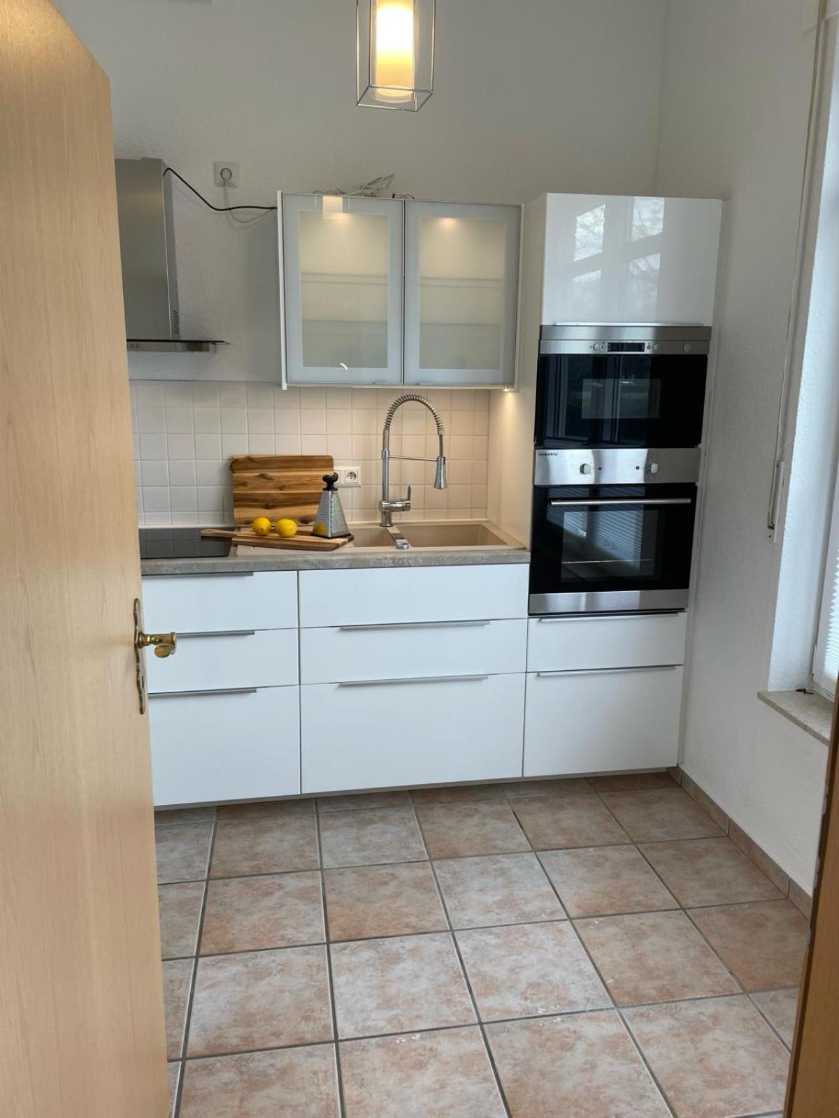 Apartment Seeliebe, 300 Meter Zum Wasser, Mit Terrasse Und Garten Lembruch