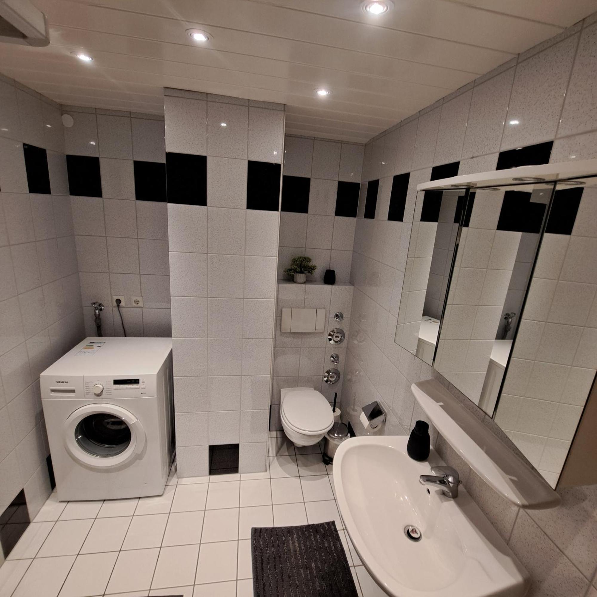 Seeliebe, 300 Meter Zum Wasser, Mit Terrasse Und Garten Apartment Lembruch