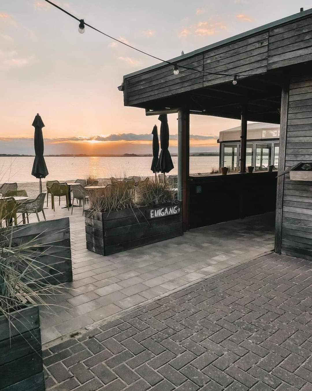 Seeliebe, 300 Meter Zum Wasser, Mit Terrasse Und Garten Lembruch