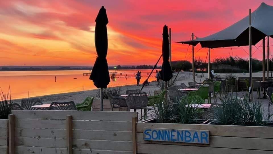 Seeliebe, 300 Meter Zum Wasser, Mit Terrasse Und Garten Apartment